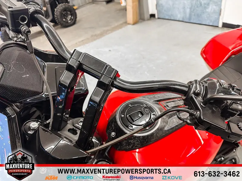 2025 Harley-Davidson ROAD GLIDE CVO ST thumbnail 12