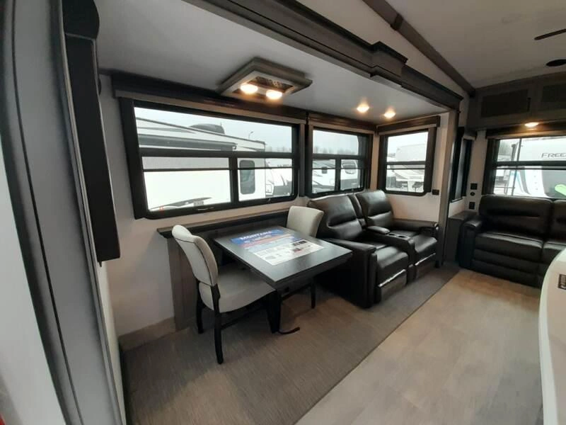 Keystone Rv Montana 3857br 2023 alt