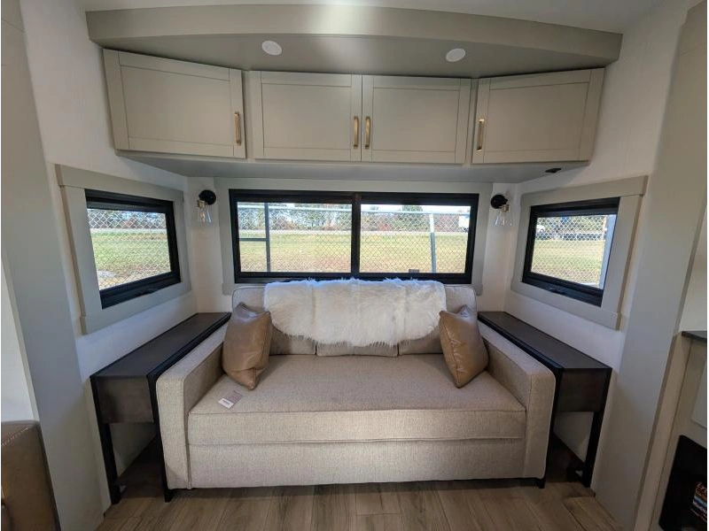 2026 Brinkley Model Z Z2900 alt