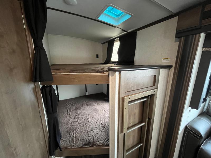 2018 Keystone RV Cougar thumbnail 15