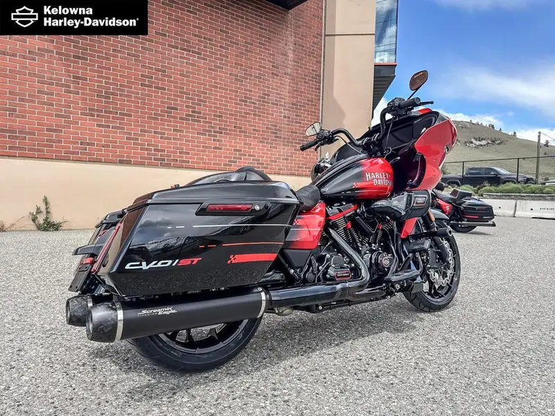 2026 Harley-Davidson FLTRXSTSE - CVO™ Road Glide® ST thumbnail 4