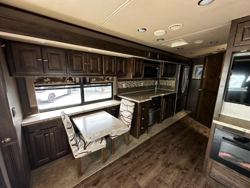 Tiffin Motorhomes Allegro 34pa 2018 alt