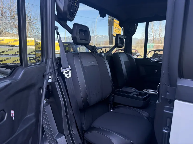 2026 Can-Am DEFENDER MAX LIMITED CAB HD11 thumbnail 11