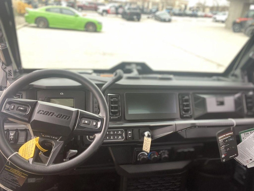 2026 Can-am Defender Limited Hd11 alt