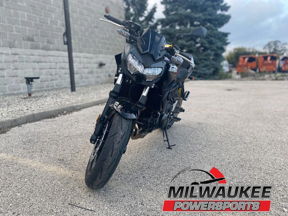 2025 Kawasaki Z650 alt