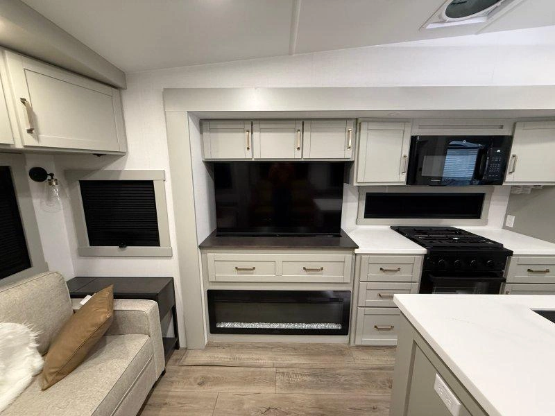 2026 Brinkley Model Z Z2900 alt