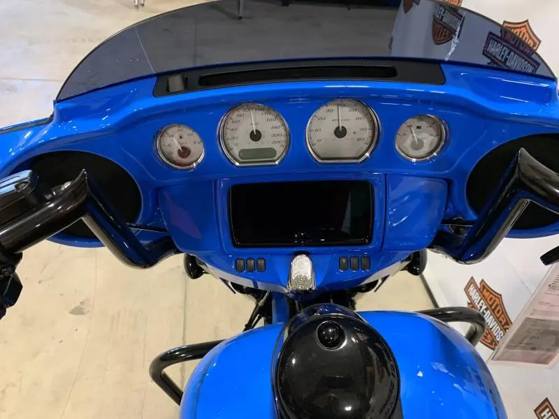 2020 Harley-Davidson FLHX thumbnail 11