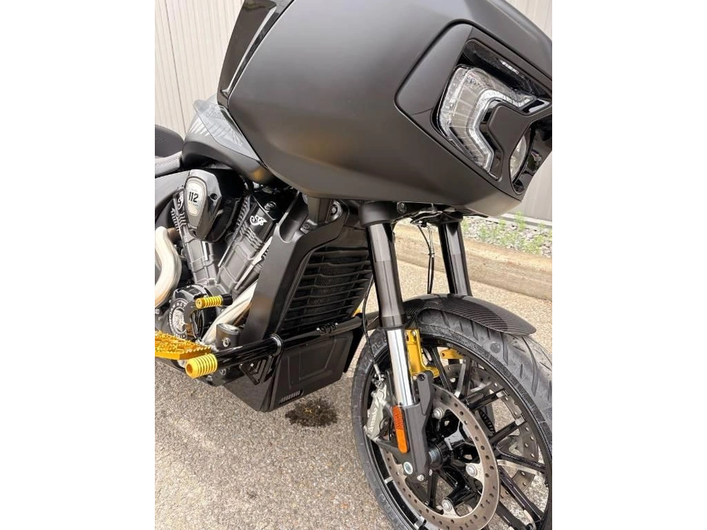 Indian Motorcycle Challenger Dark Horse + 112 & Audio Package 2026 alt
