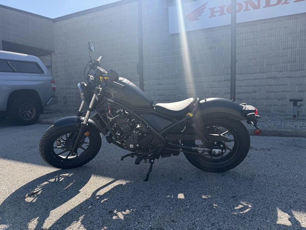 2026 Honda Rebel 300 E-clutch alt