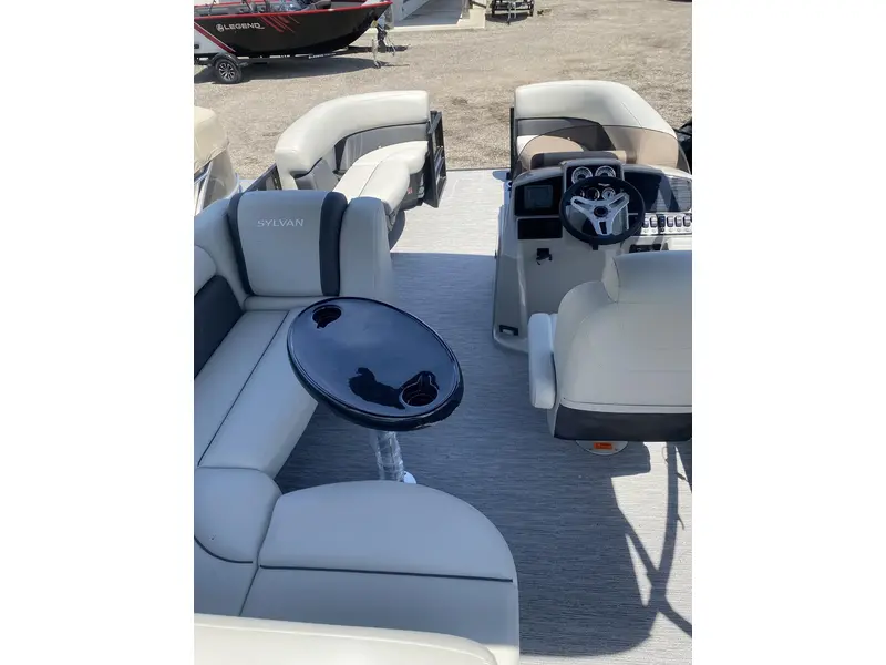 2026 Sylvan Mirage 820 Cruise thumbnail 3