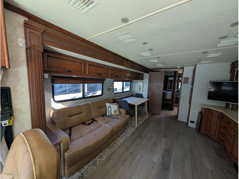 Fleetwood Expedition 38b 2012 alt