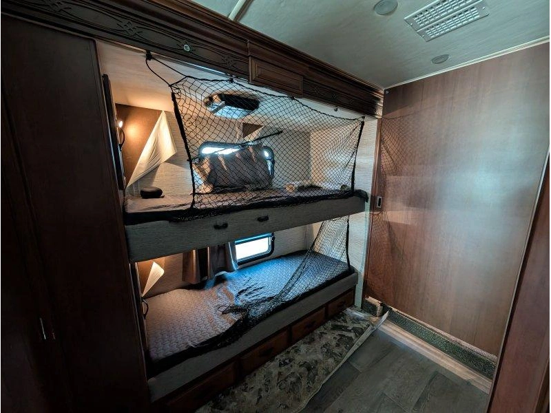 Fleetwood Expedition 38b 2012 alt