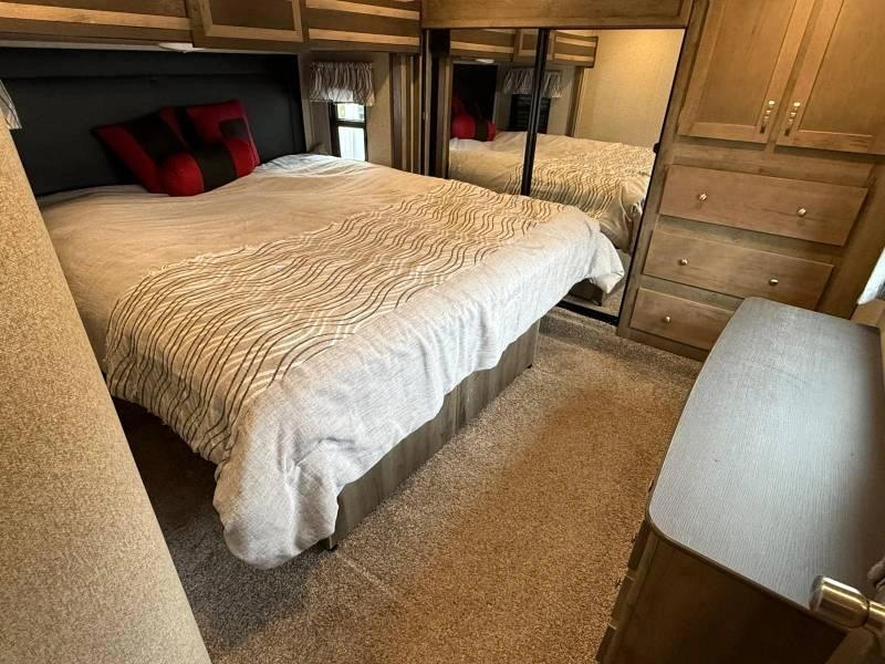 2019 Keystone Rv Sprinter 3530fwden alt