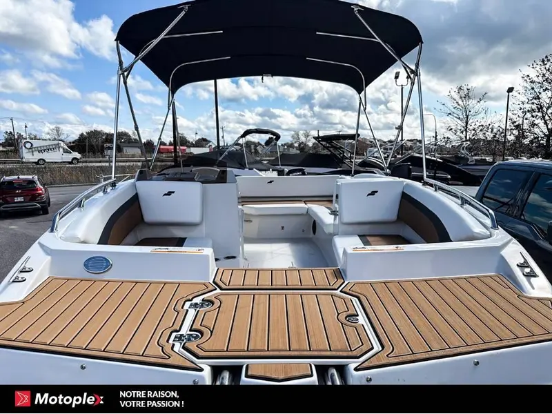 2025 Starcraft SVX 171 OB 90HP  deck boat bateau Ponté thumbnail 18