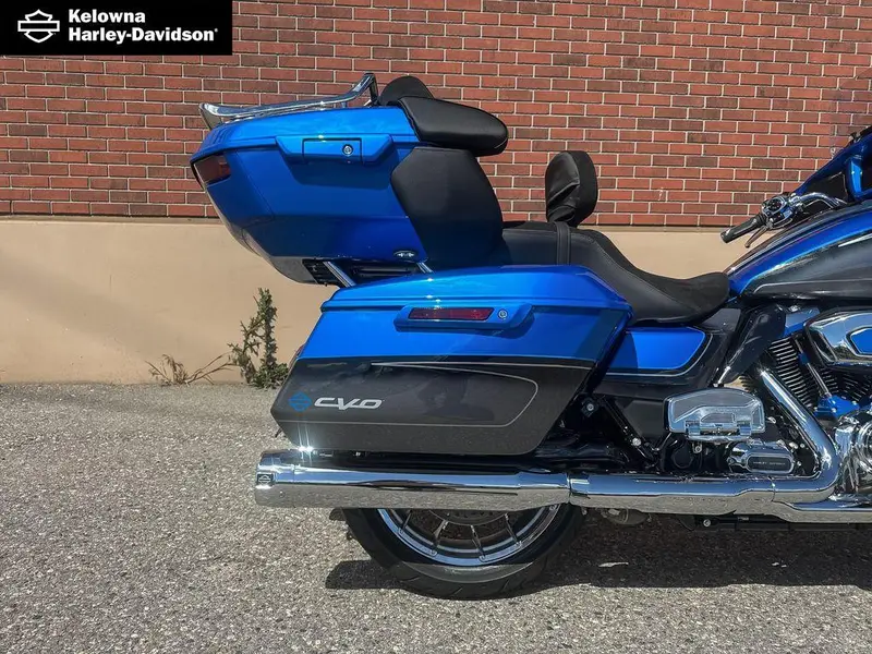 2026 Harley-Davidson FLHXLSE - CVO™ Street Glide® Limited thumbnail 7