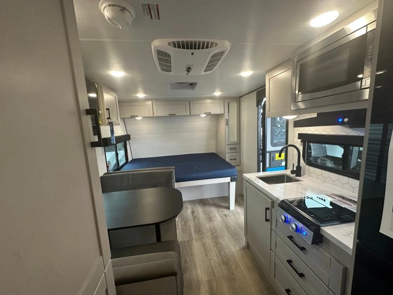 Jayco Jay Feather 16db 2027 alt