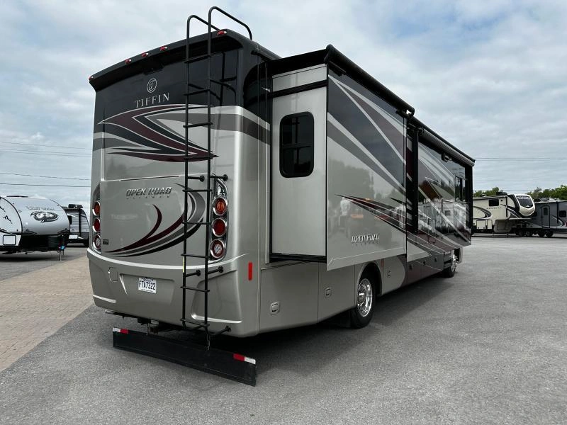 Tiffin Motorhomes Allegro 34pa 2018 alt