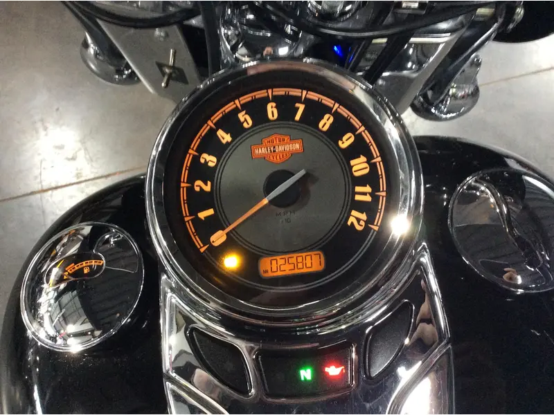 2011 Harley-Davidson Softail Heritage FLSTC Abs thumbnail 12