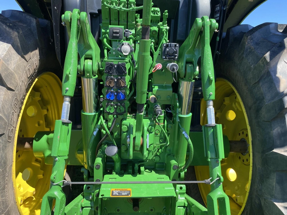 2024 John Deere 6r 175 alt