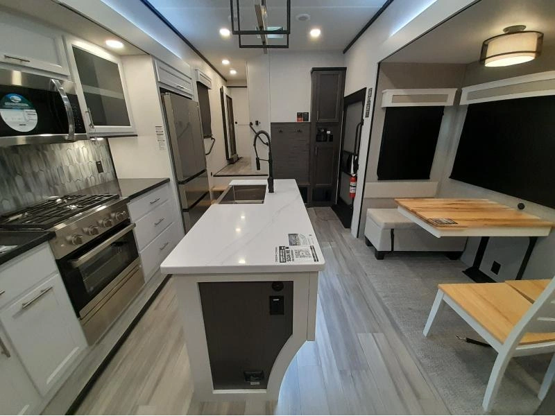 Forest River Cedar Creek 380rl 2024 alt