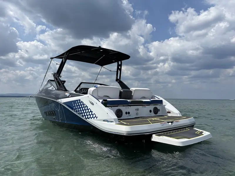 2023 Scarab 215 WAKE W/TWIN 300 HP thumbnail 2