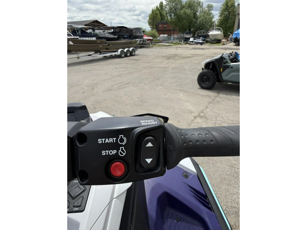 Yamaha Jetblaster Ltd 3-up 2025 alt