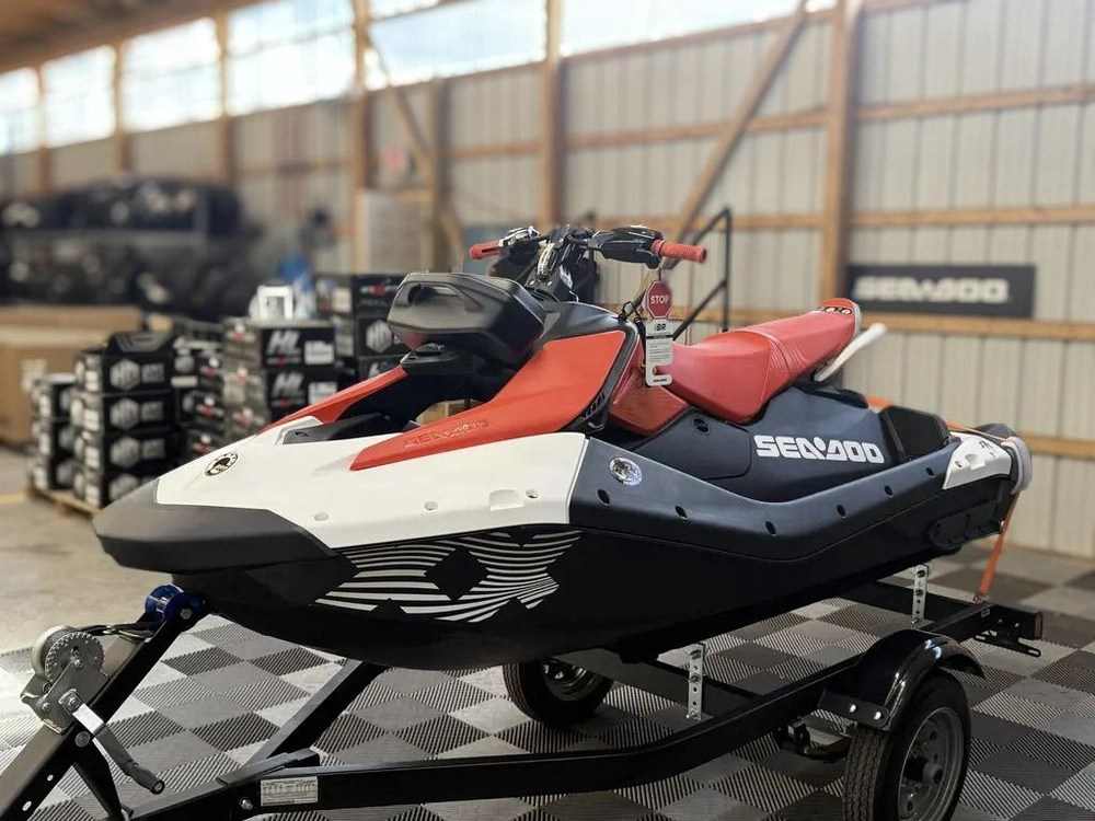 2026 Sea-doo Spark™trixx For 3 Rotax® 900 Ace™ - 90 Ibr And Audio alt