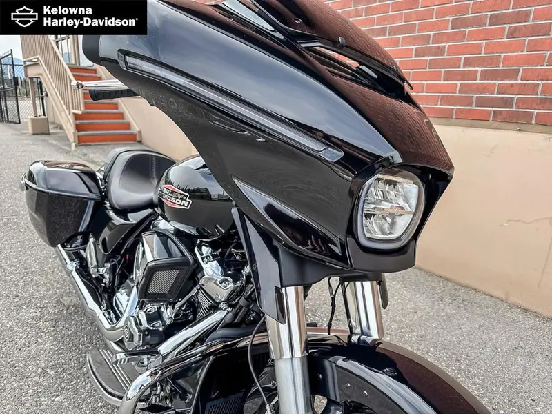 2026 Harley-Davidson FLHX - Street Glide® thumbnail 6
