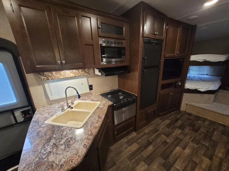 Keystone Rv Hideout 295bh 2017 alt