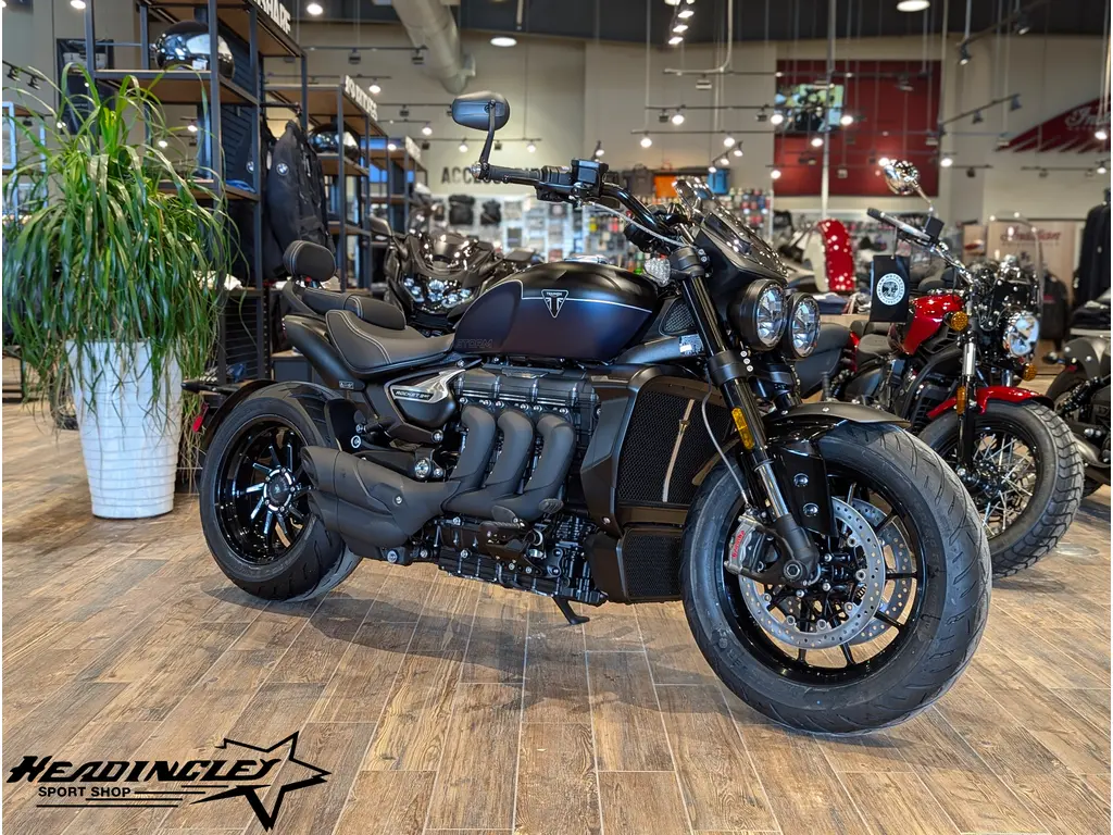 2025 Triumph Rocket 3 Storm GT // Matte Sapphire Black/Satin Pacific Blue 