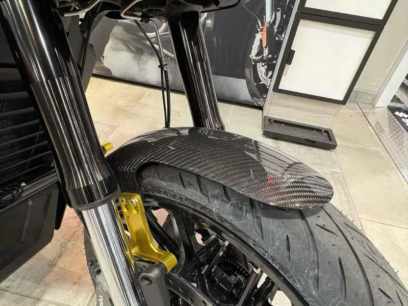 2026 Indian Motorcycle Challenger Dark Horse + 112 & Audio Package thumbnail 9