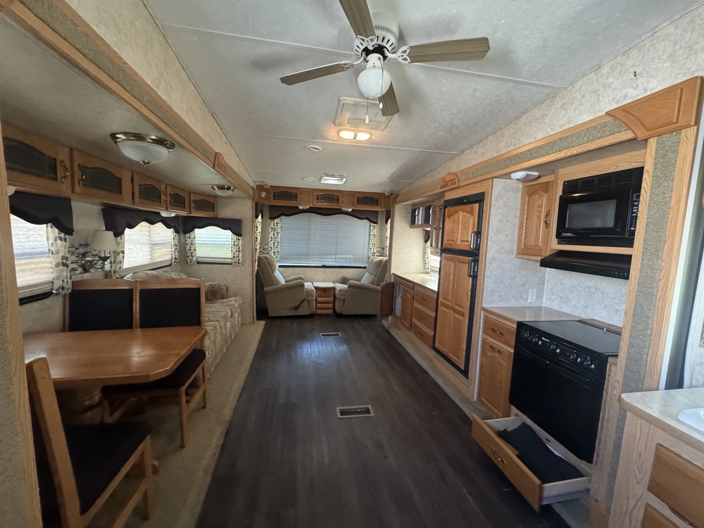2006 Keystone Rv Montana 329rlt alt