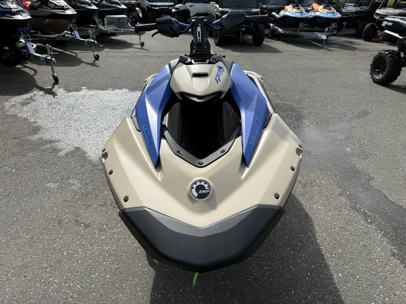 2025 Sea-Doo SPARK™ 1UP TRIXX-90 thumbnail 2