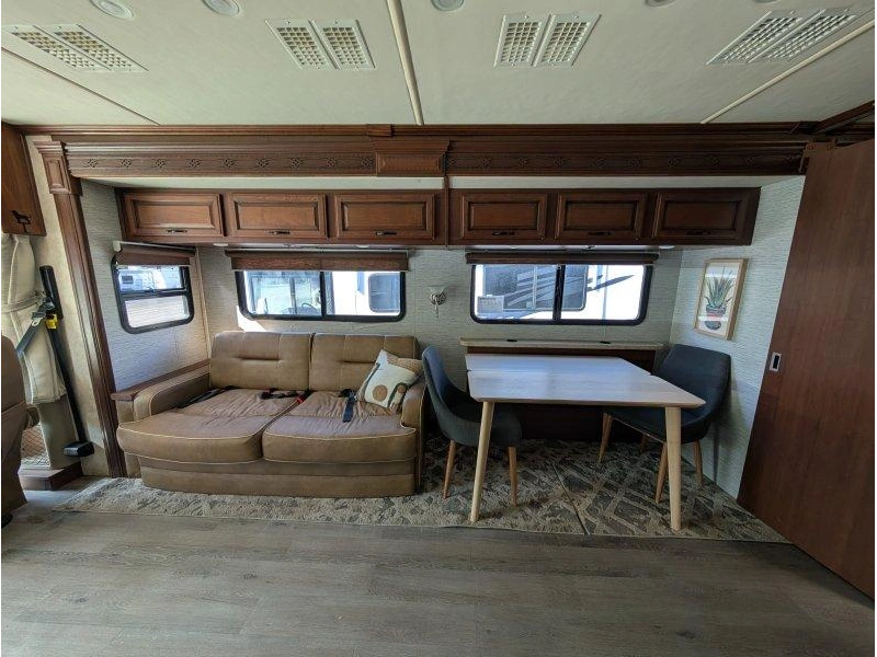 Fleetwood Expedition 38b 2012 alt