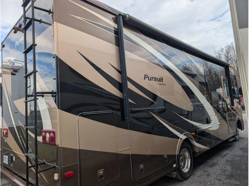 Coachmen Pursuit 30fw 2018 alt