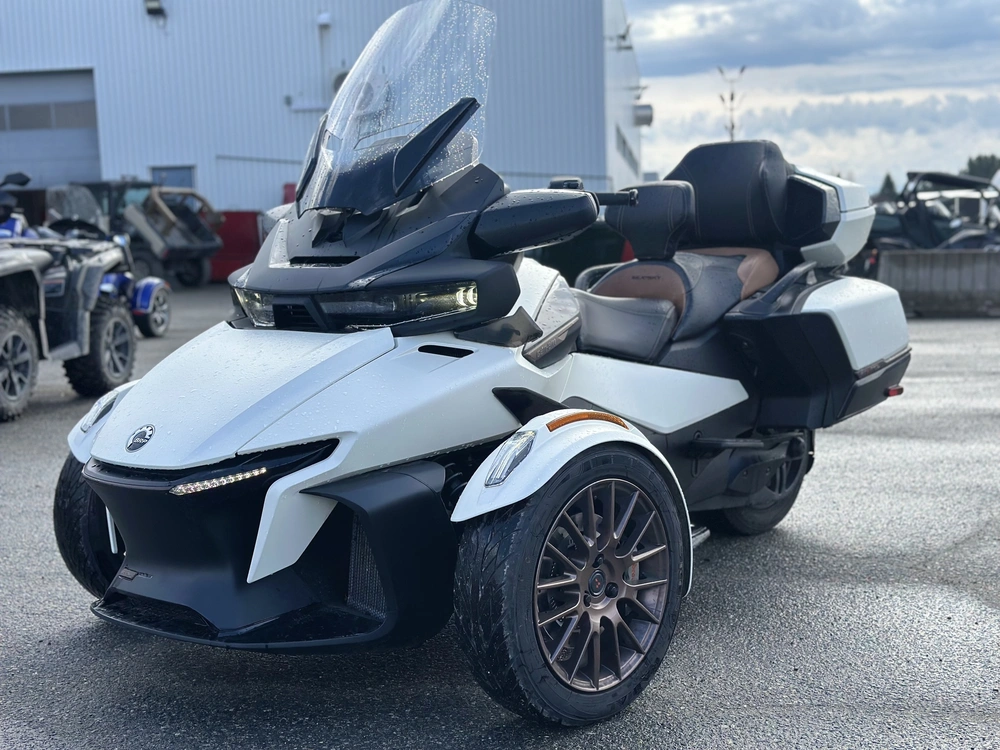 Can-am Spyder Sea To Sky 2024 alt
