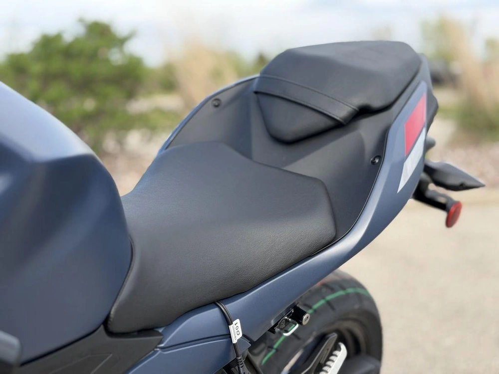 2026 Kawasaki Ninja® 500 Abs Metallic Matte Twilight Blue alt