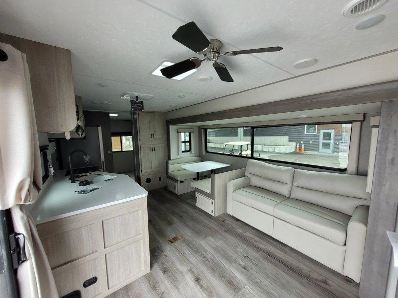 Coachmen Catalina 40bhts 2026 alt
