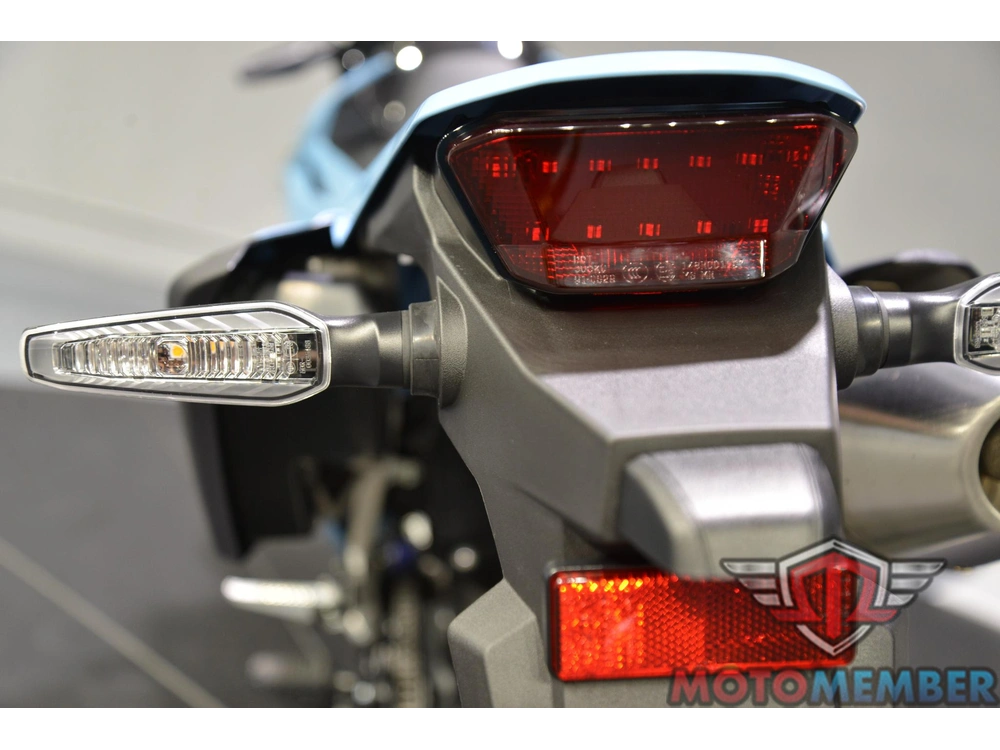 2025 Suzuki Dr-z4sm alt