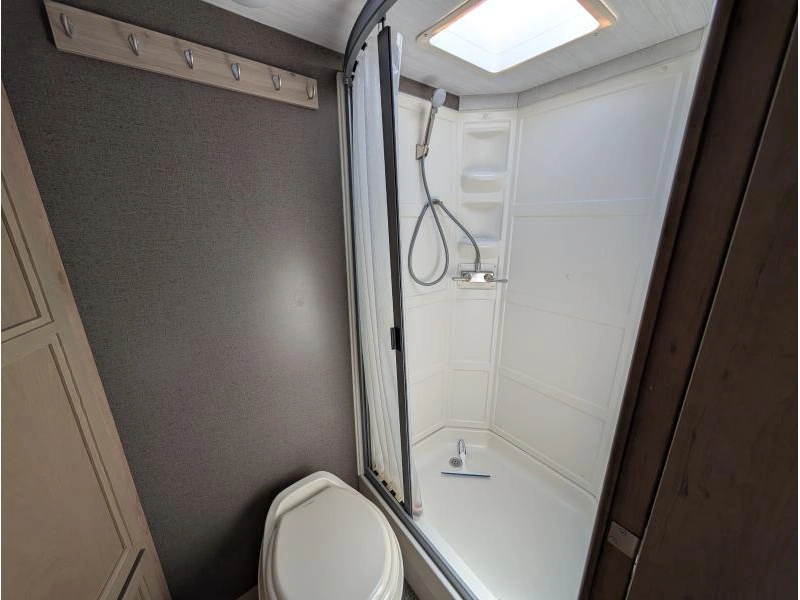 Winnebago Micro Minnie 2108fbs 2020 alt