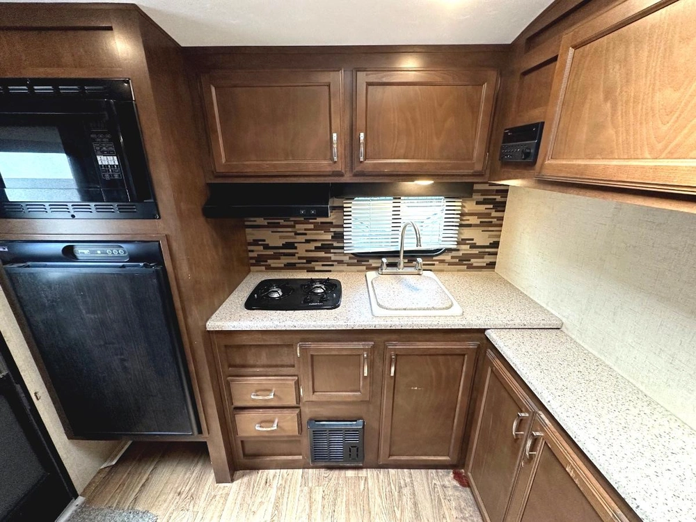 2018 Venture Rv Sonic Lite 167vms alt