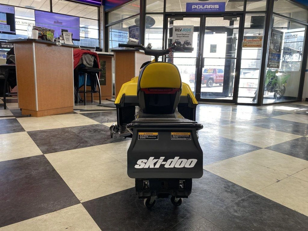 2025 Ski-doo Mxz® 200 alt