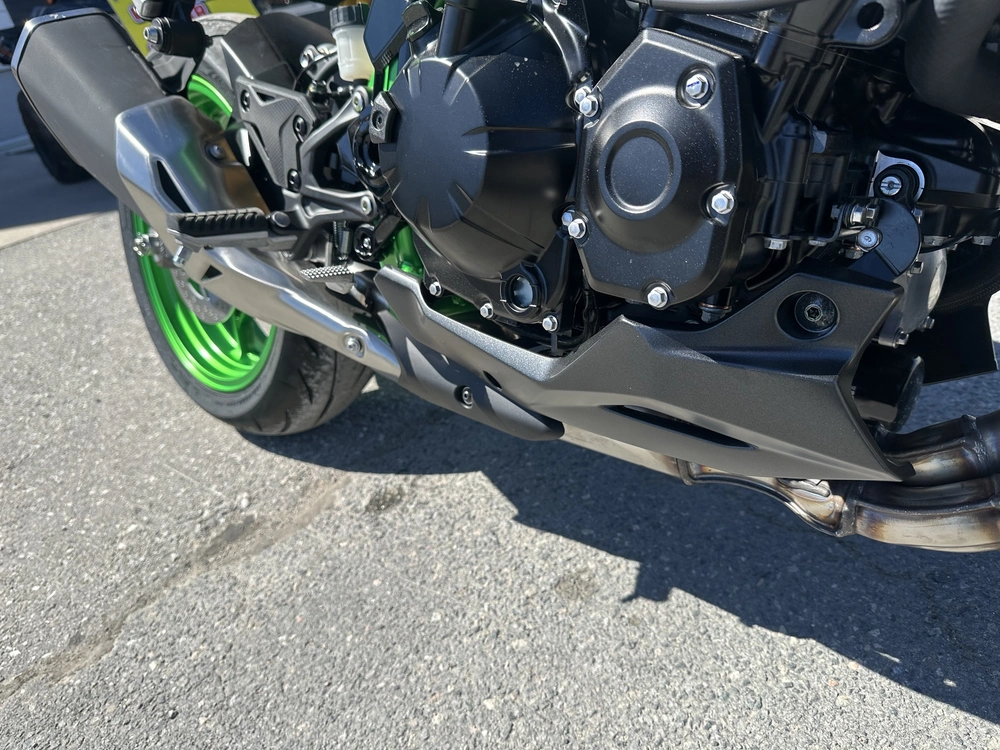 2026 Kawasaki Z900 Se alt