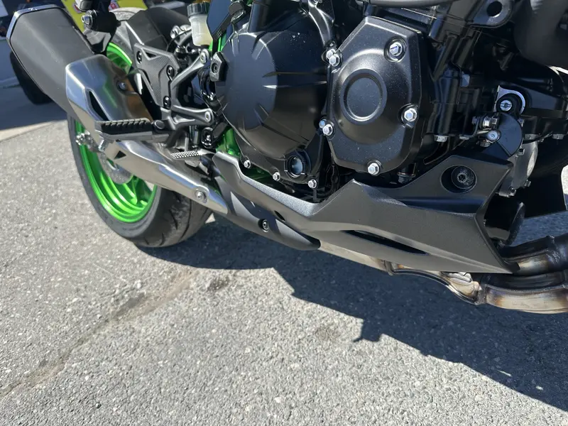2026 Kawasaki Z900 SE thumbnail 15