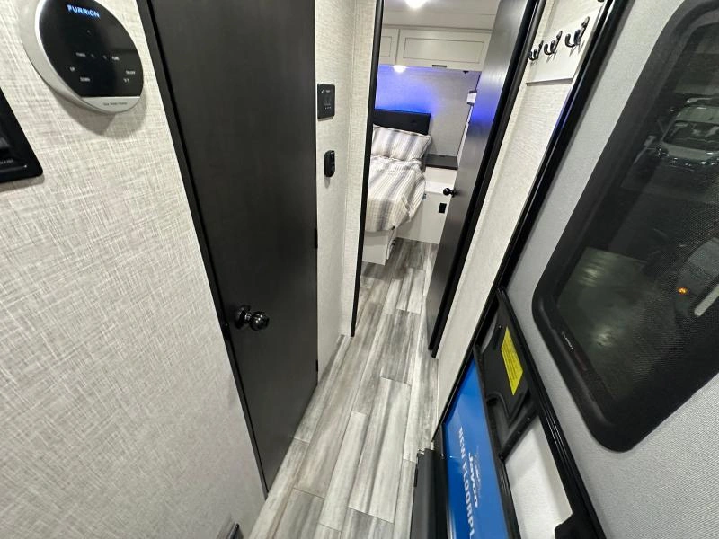 2027 Jayco Jay Feather 27mk alt