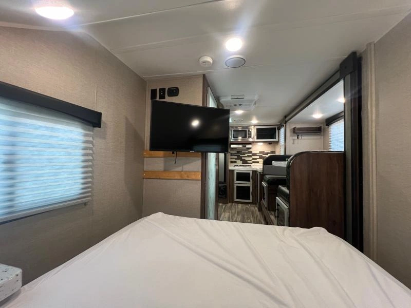 Travel Lite Falcon 22rk 2019 alt
