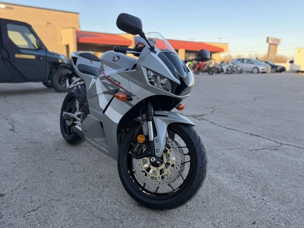 2026 Honda Cbr600rr alt