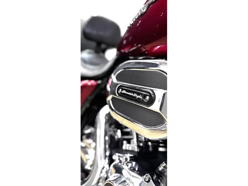 2016 Harley-Davidson ROAD GLIDE S FLTRXS thumbnail 3