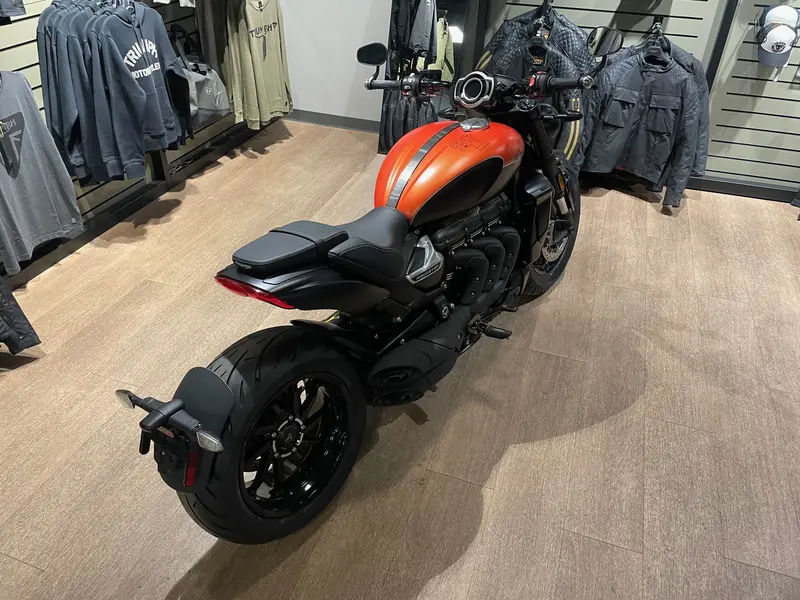 2026 Triumph ROCKET 3 STORM R - SATIN BAJA ORANGE / MATT BLACK thumbnail 3