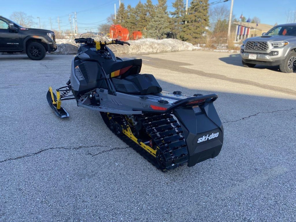 2026 Ski-doo Mxz® Adrenaline® With Blizzard® Package 850 E-tec 137 Ice R. Xt 1.25 alt